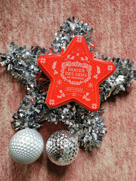 Déco Dinan | Coffret étoile de Noël - 4 produits à l'amande apaisante - Panier  des Sens
