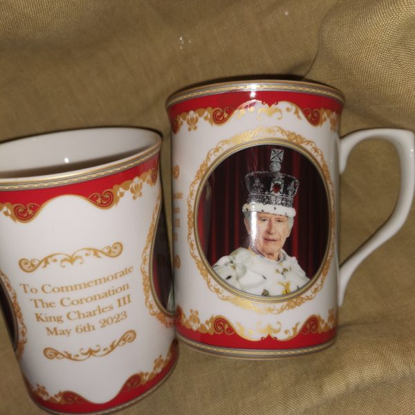 Mug haut en porcelaine fine Roi Charles III 300ml - Royal Heritage